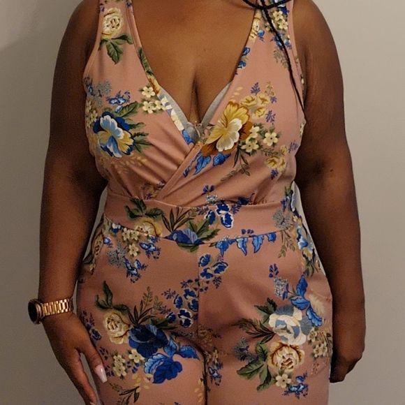 Plunge Floral jumpsuit - Picture 4 of 4